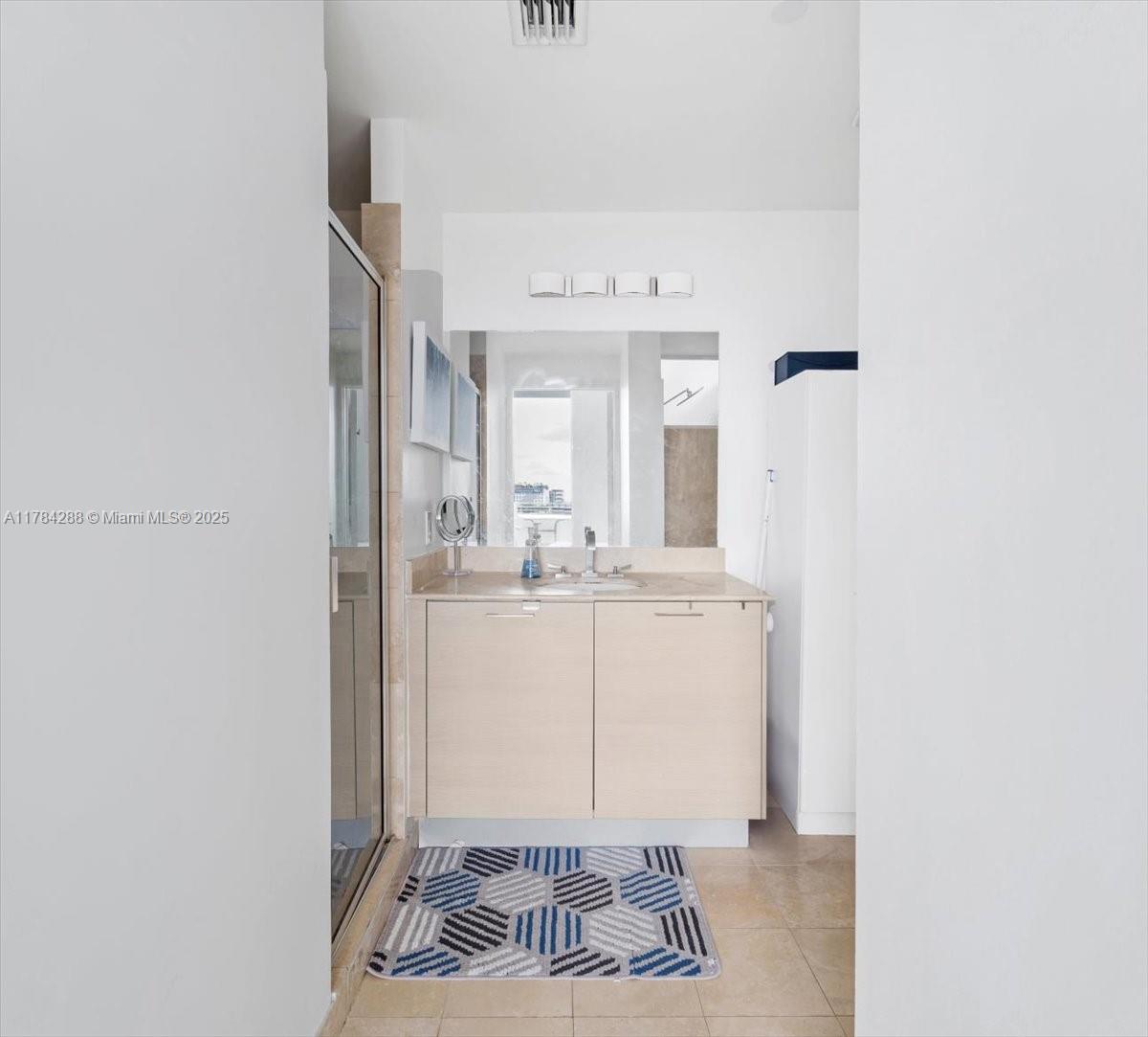 350 NE 24th St # 711