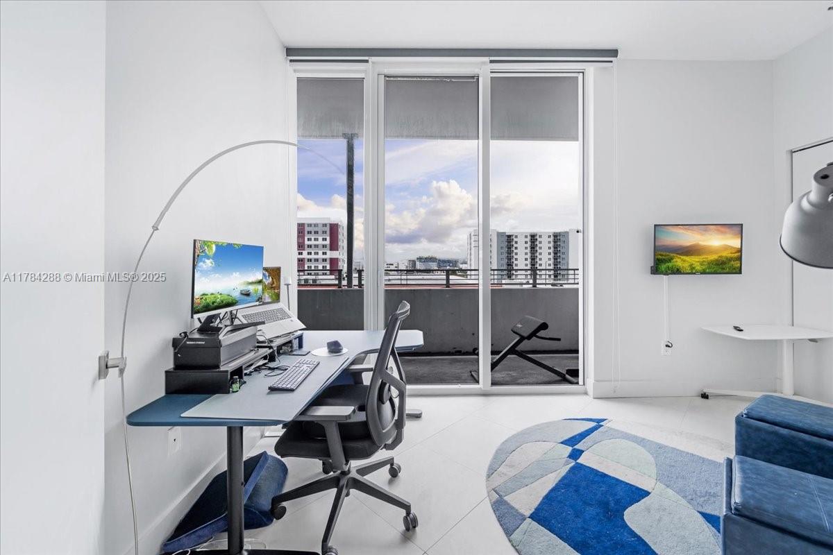 350 NE 24th St # 711