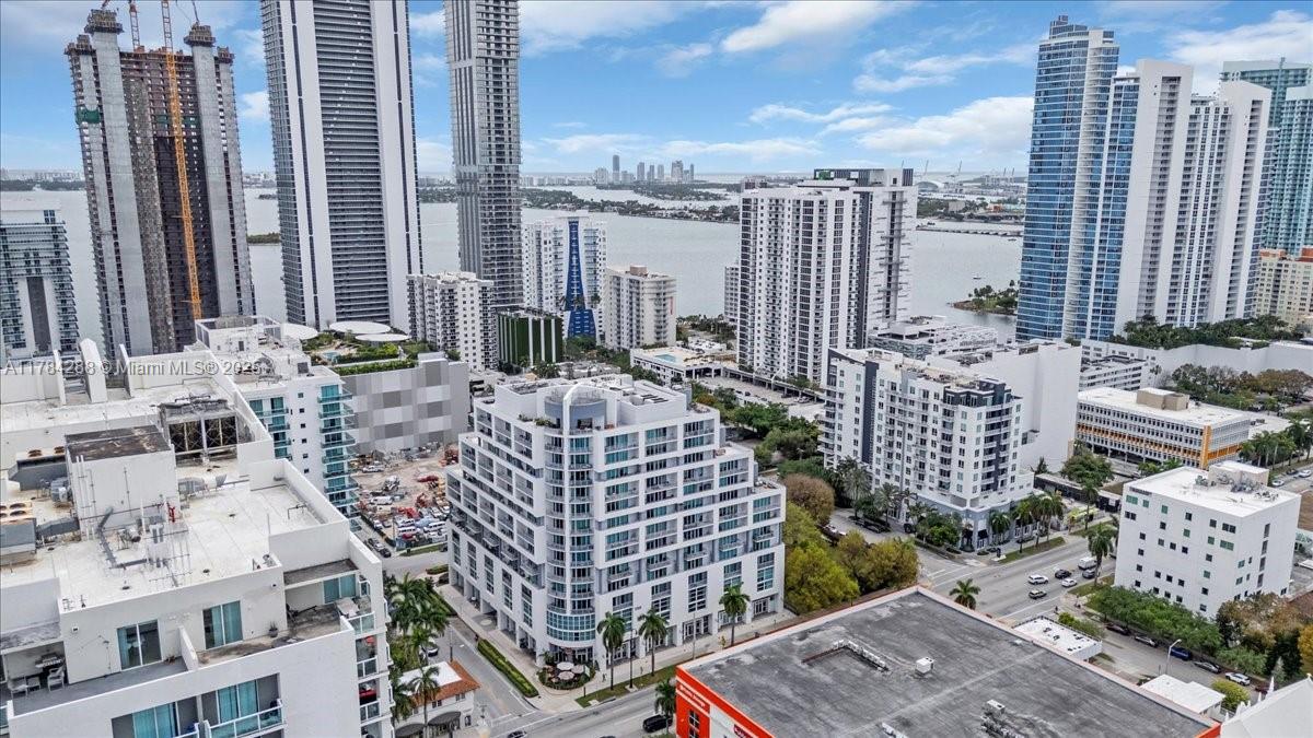 350 NE 24th St # 711