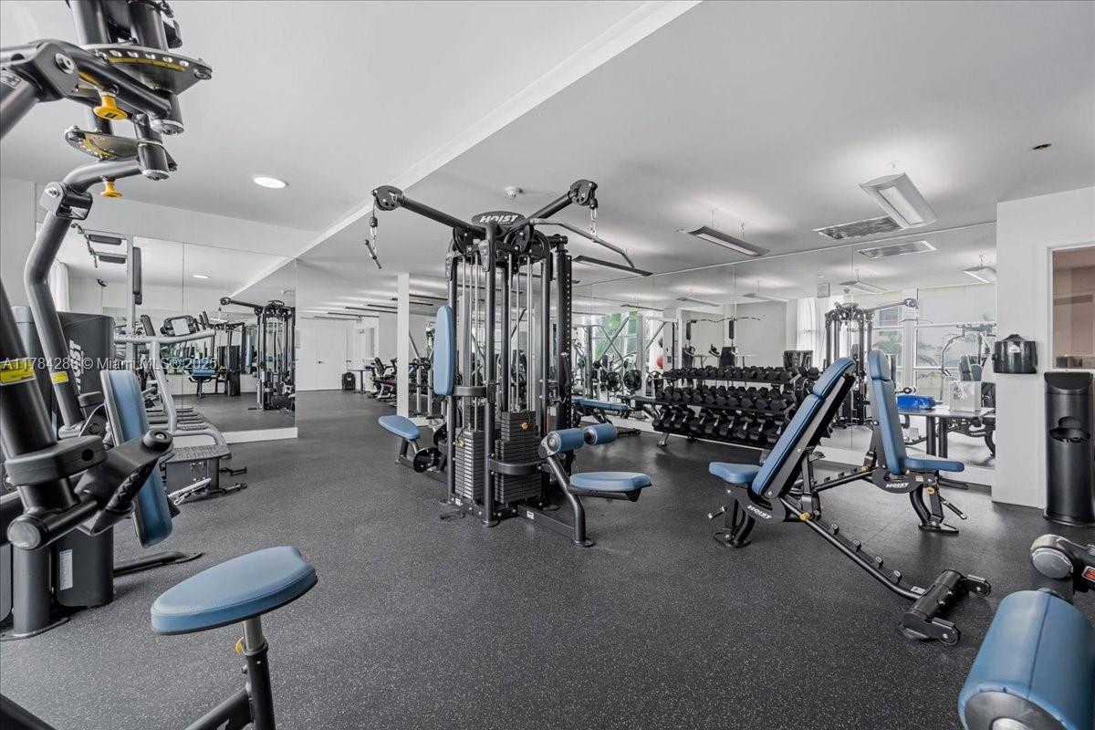 350 NE 24th St # 711