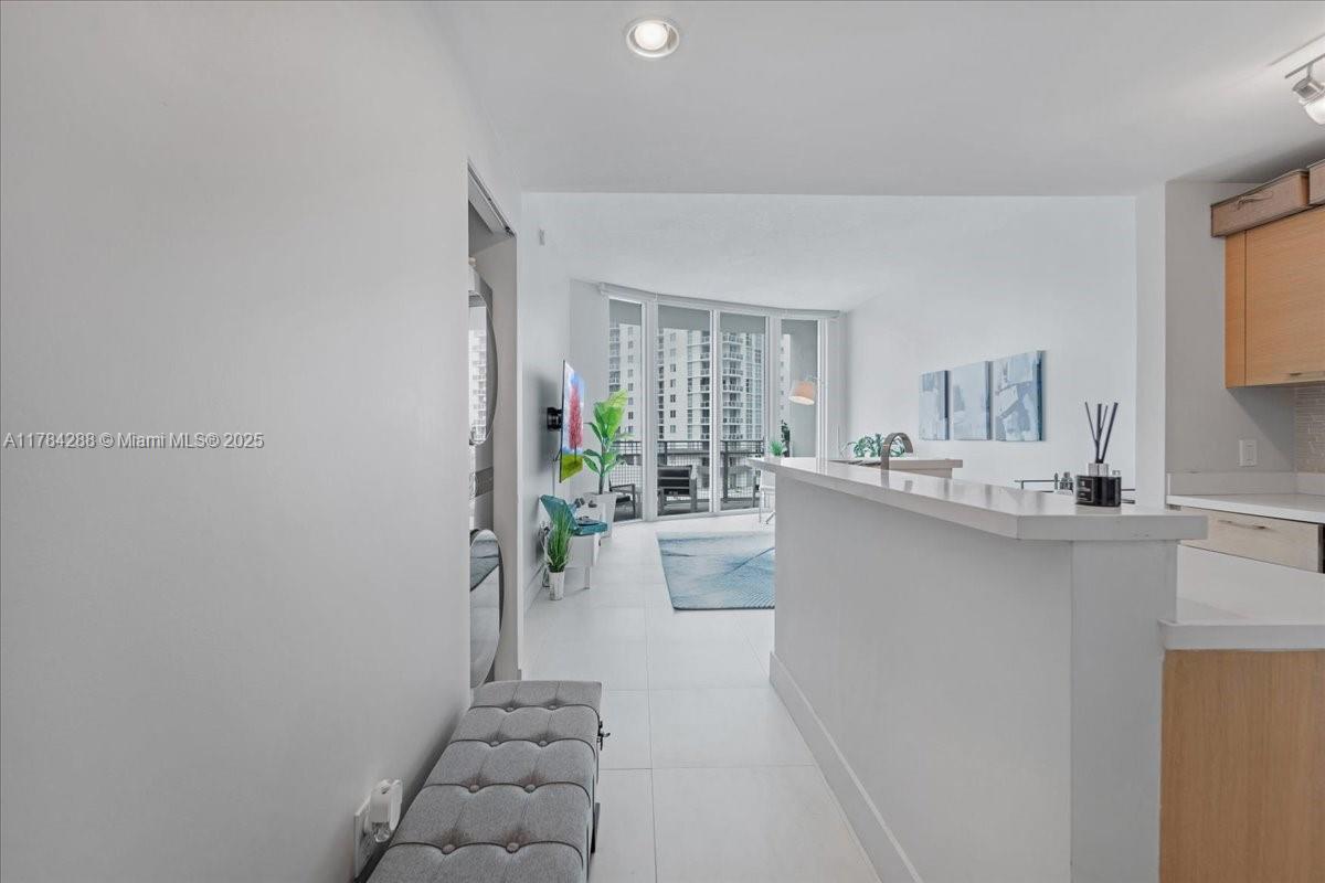 350 NE 24th St # 711