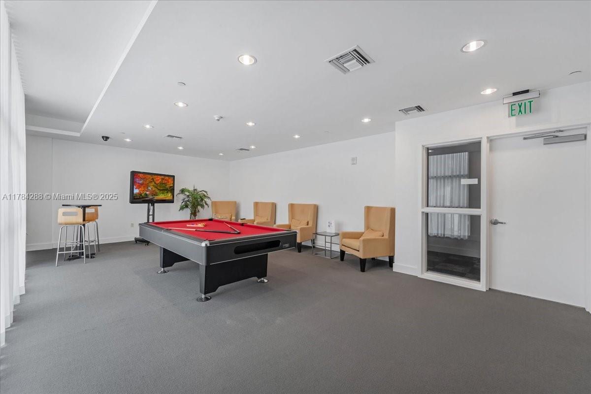 350 NE 24th St # 711