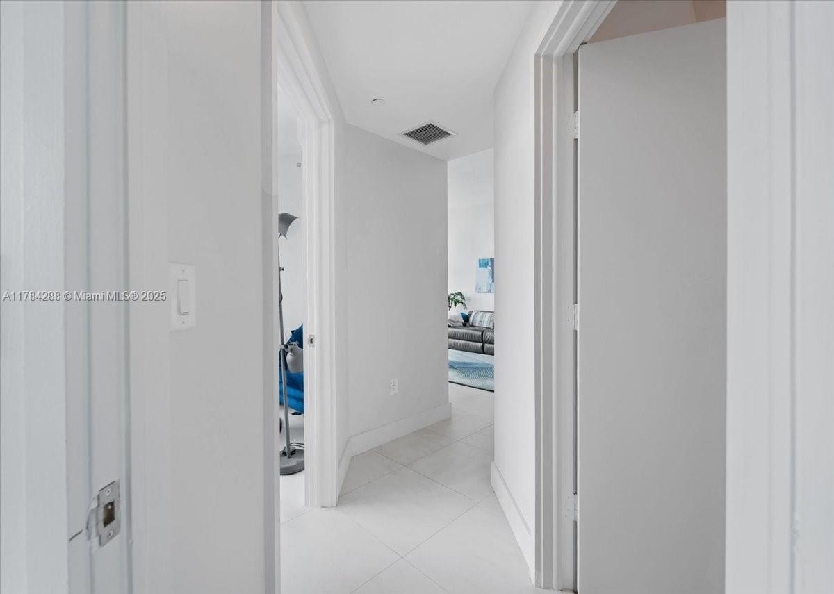 350 NE 24th St # 711