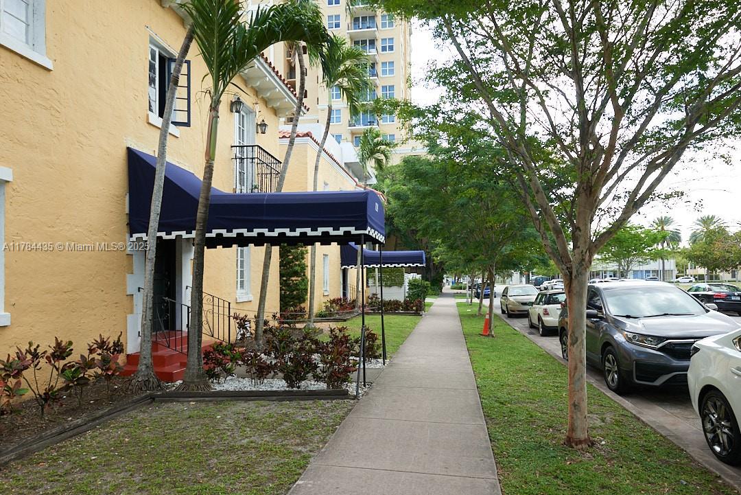 124 Mendoza Ave # 3