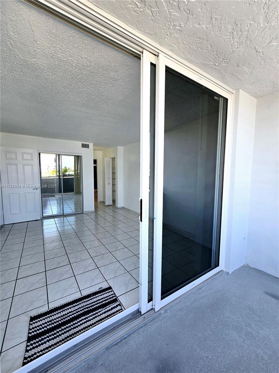 7440 Harding Ave # 403