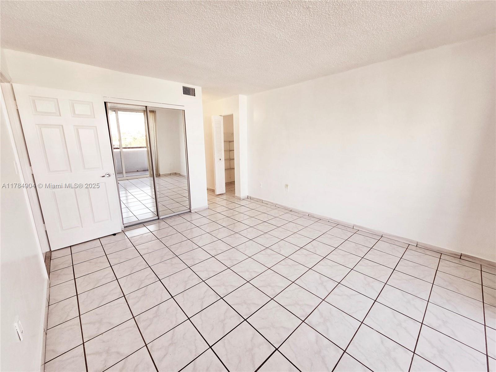 7440 Harding Ave # 403