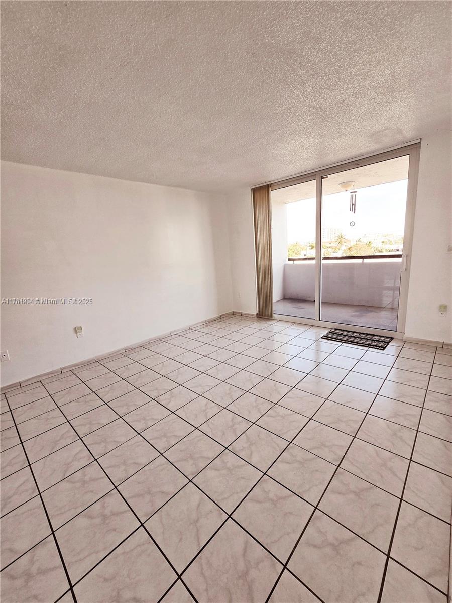 7440 Harding Ave # 403