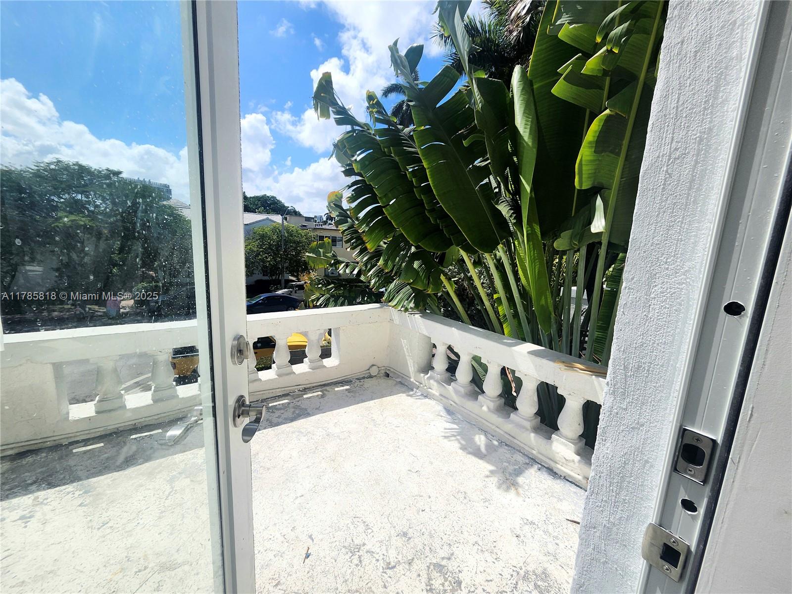 1507 Meridian Ave # 3
