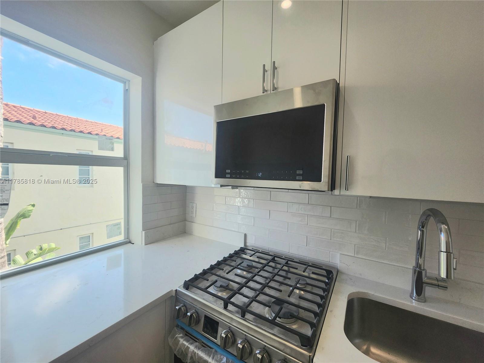1507 Meridian Ave # 3