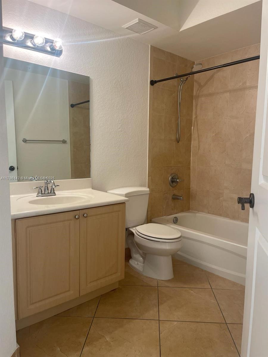 2301 SW 27 AV # 1506