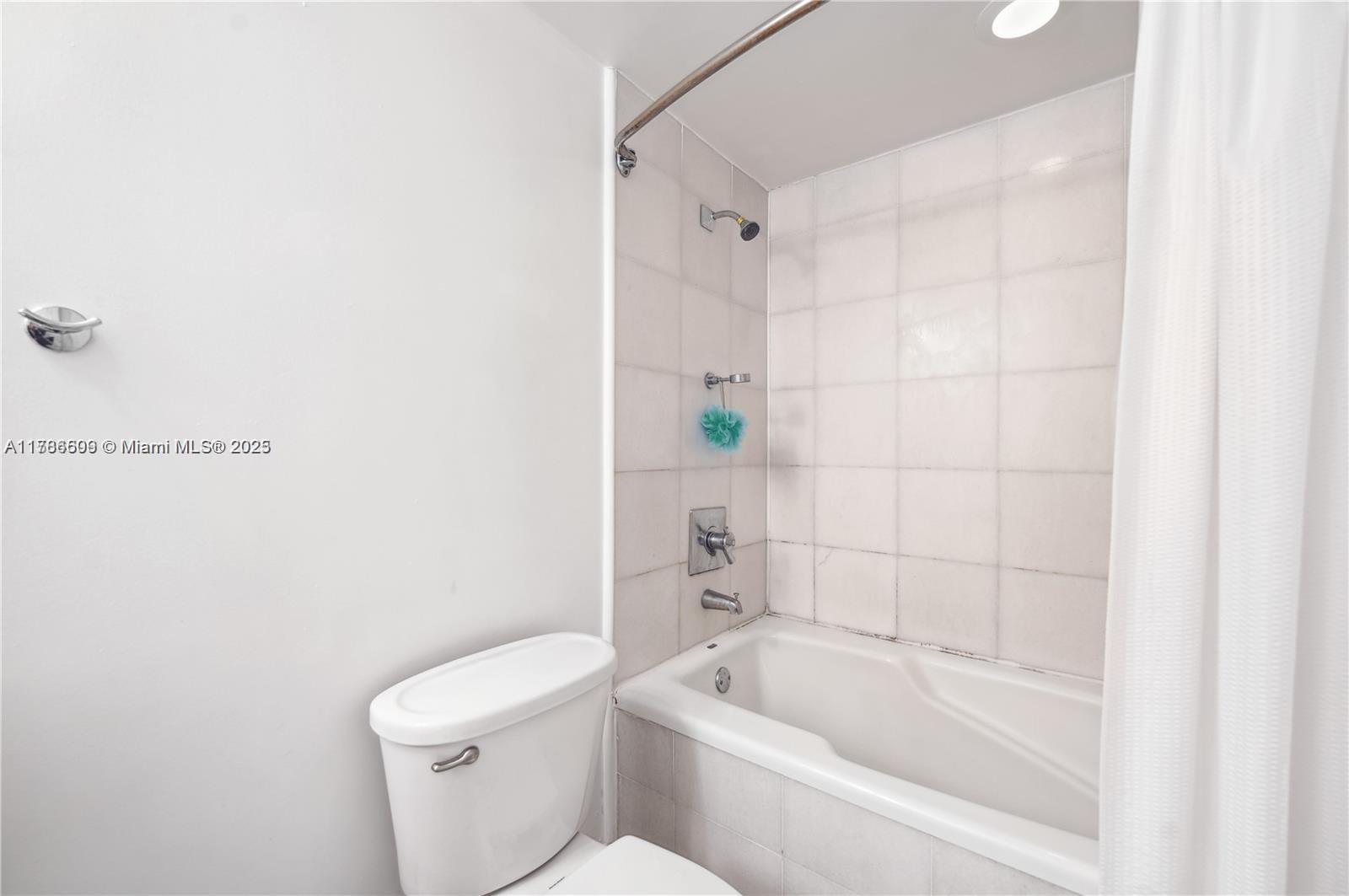 6362 Collins Ave # 510
