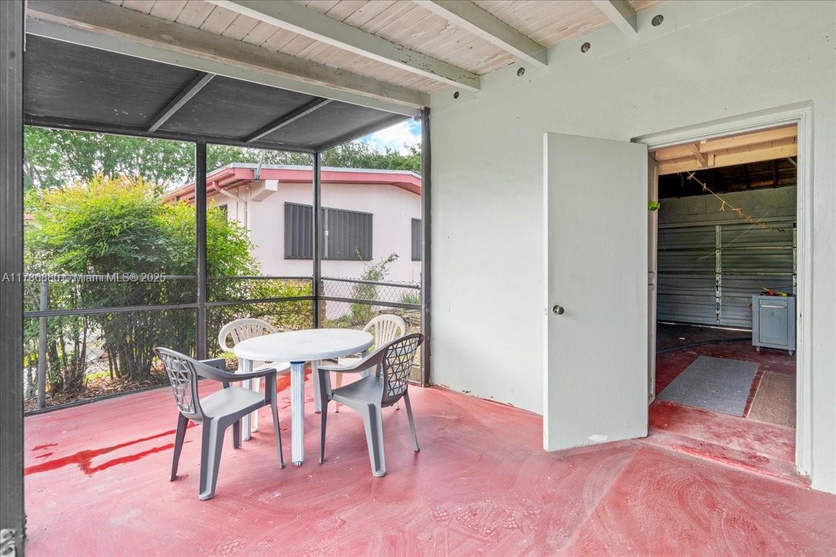 1770 NW 9th St