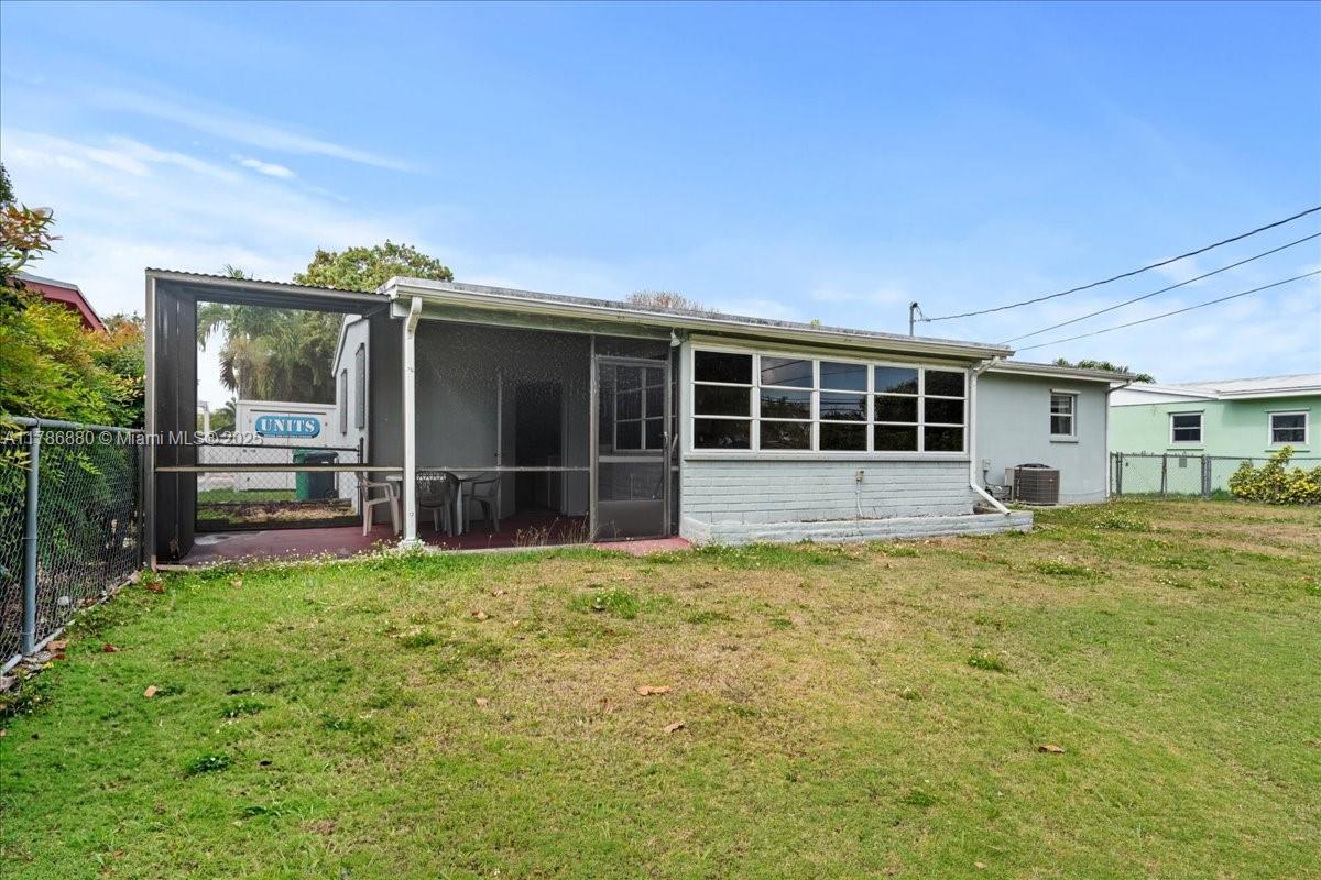1770 NW 9th St