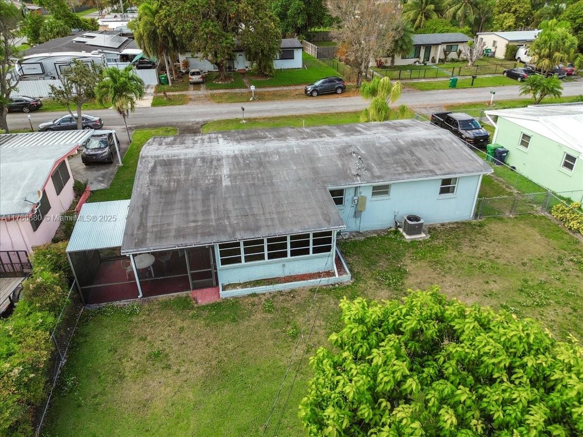 1770 NW 9th St