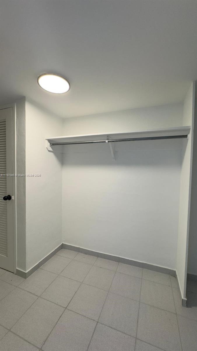 9225 Collins Ave # 812
