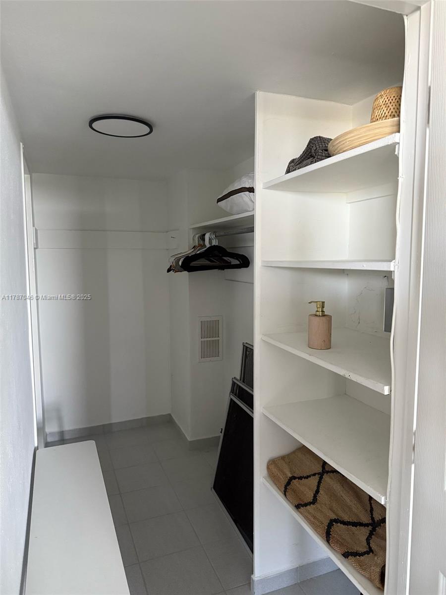 9225 Collins Ave # 812