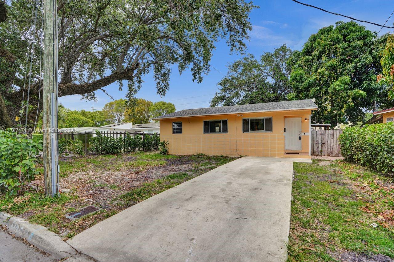 6091 SW 64th Ter