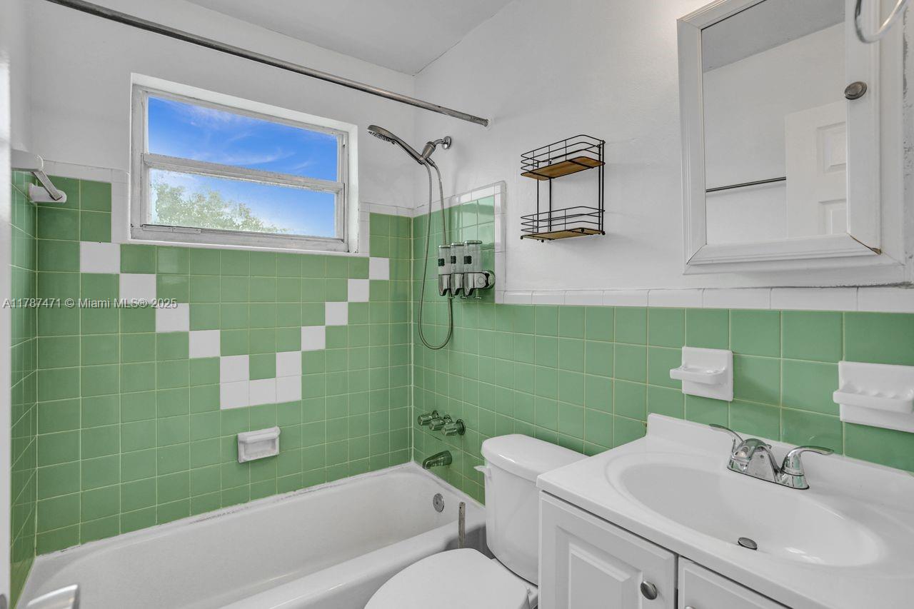 6091 SW 64th Ter