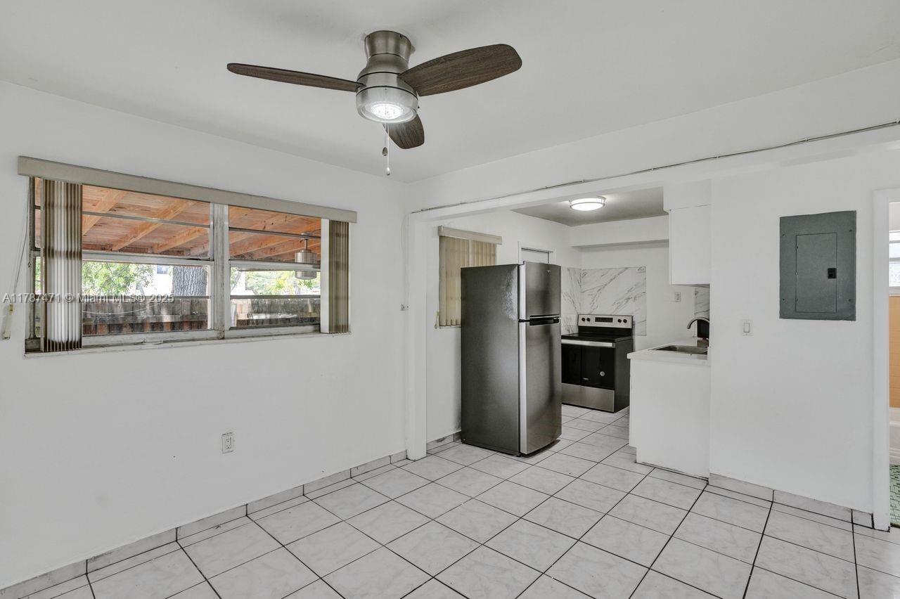 6091 SW 64th Ter