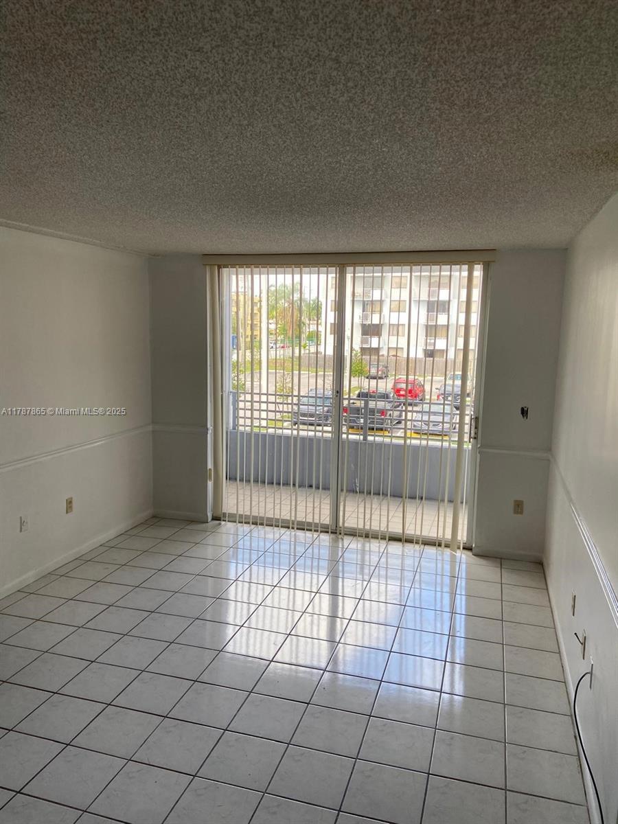 8201 NW 8th St # 201 Unit: 1-201