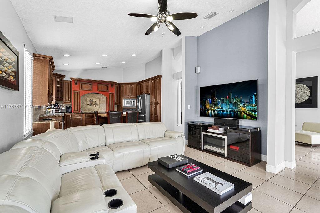 9980 NW 26th St