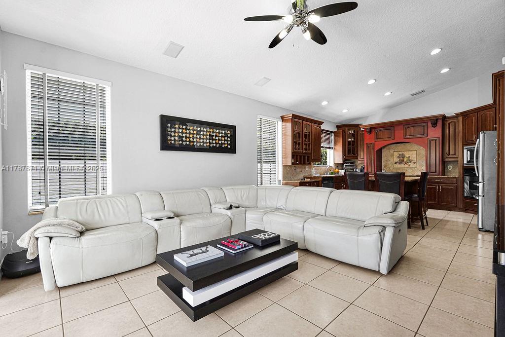 9980 NW 26th St