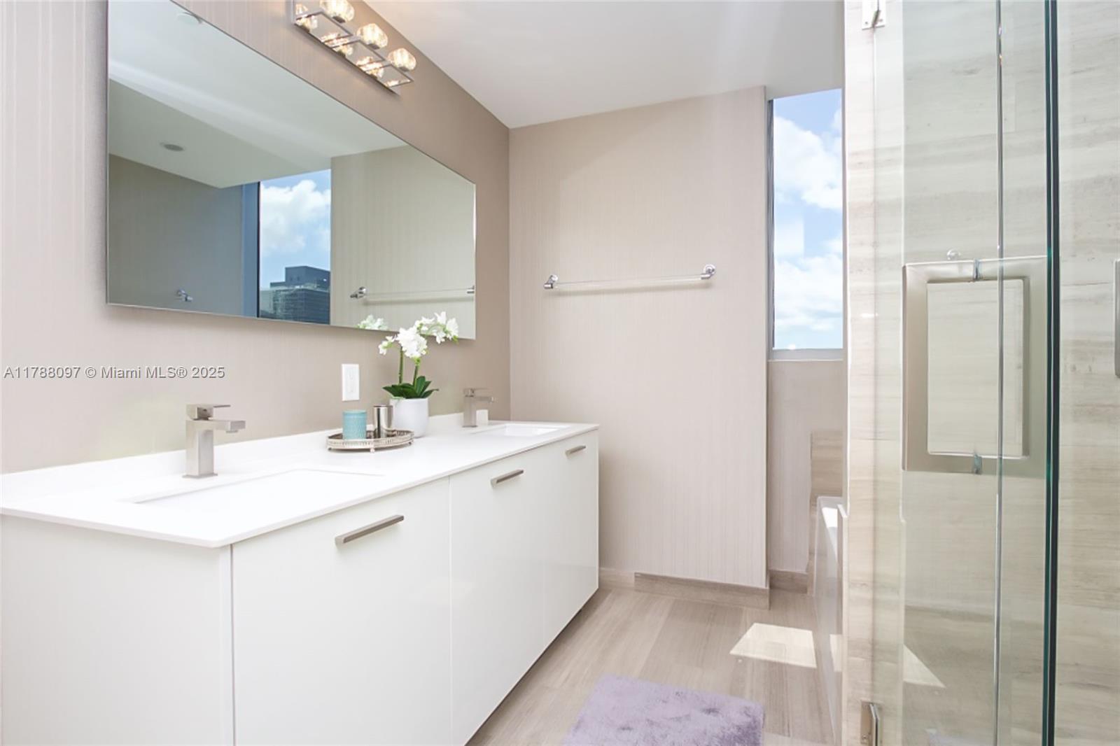 1300 Brickell Bay Dr # 3102