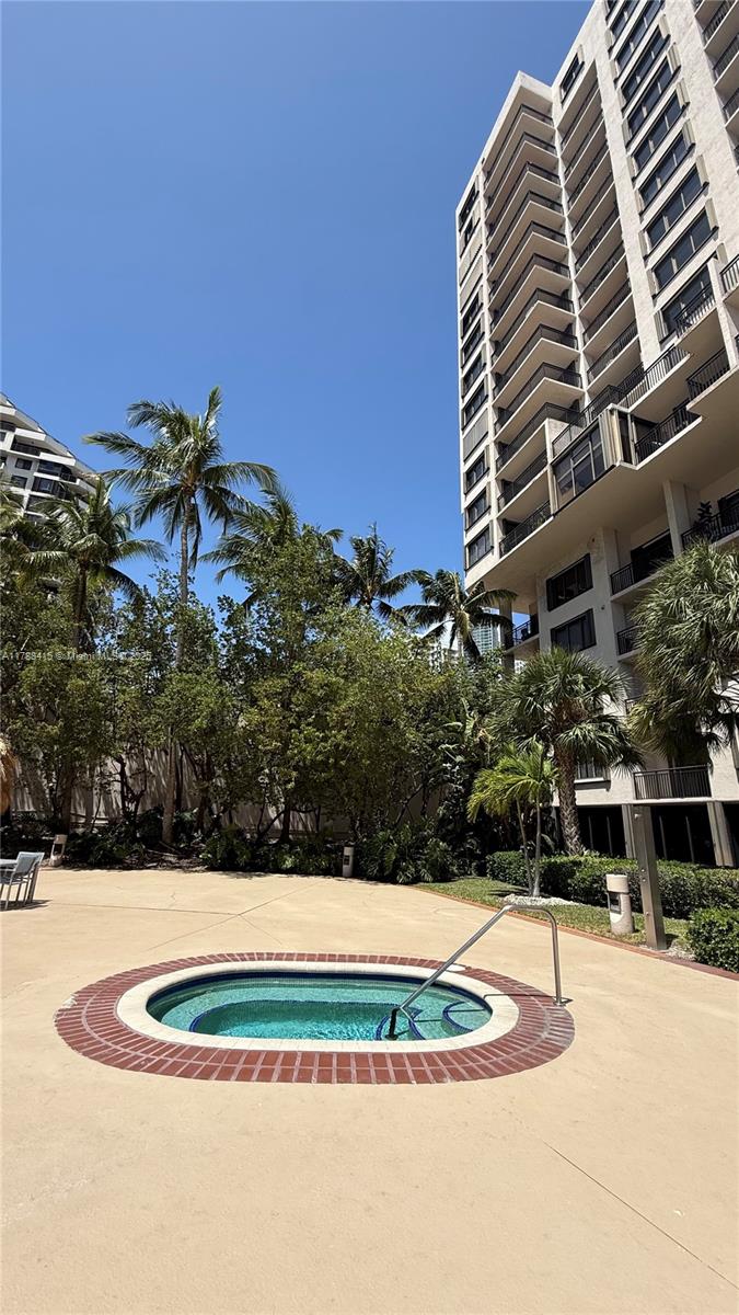 540 Brickell Key Dr # 1124