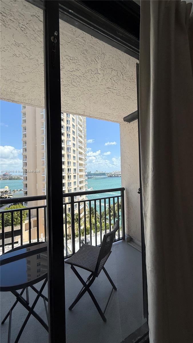 540 Brickell Key Dr # 1124