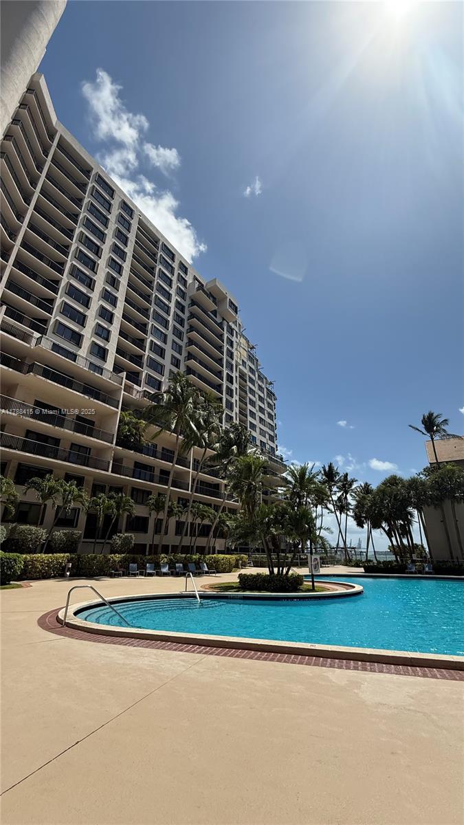 540 Brickell Key Dr # 1124