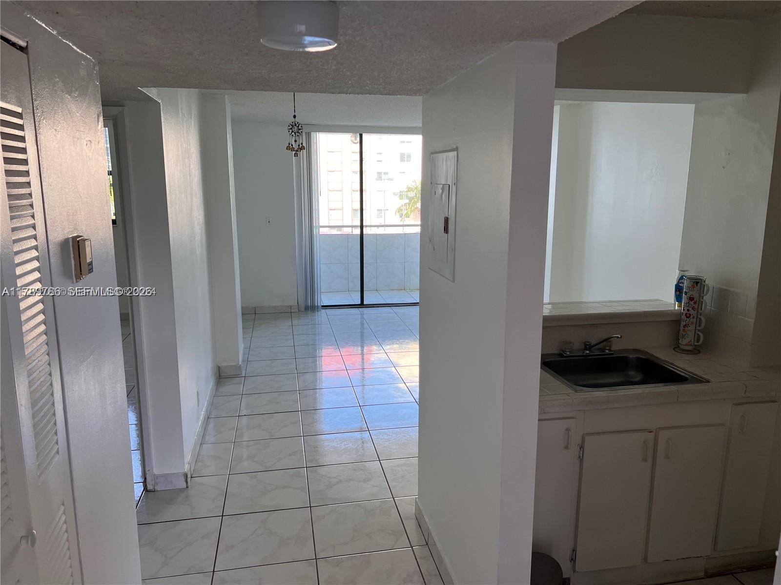 546 SW 1st St # 611