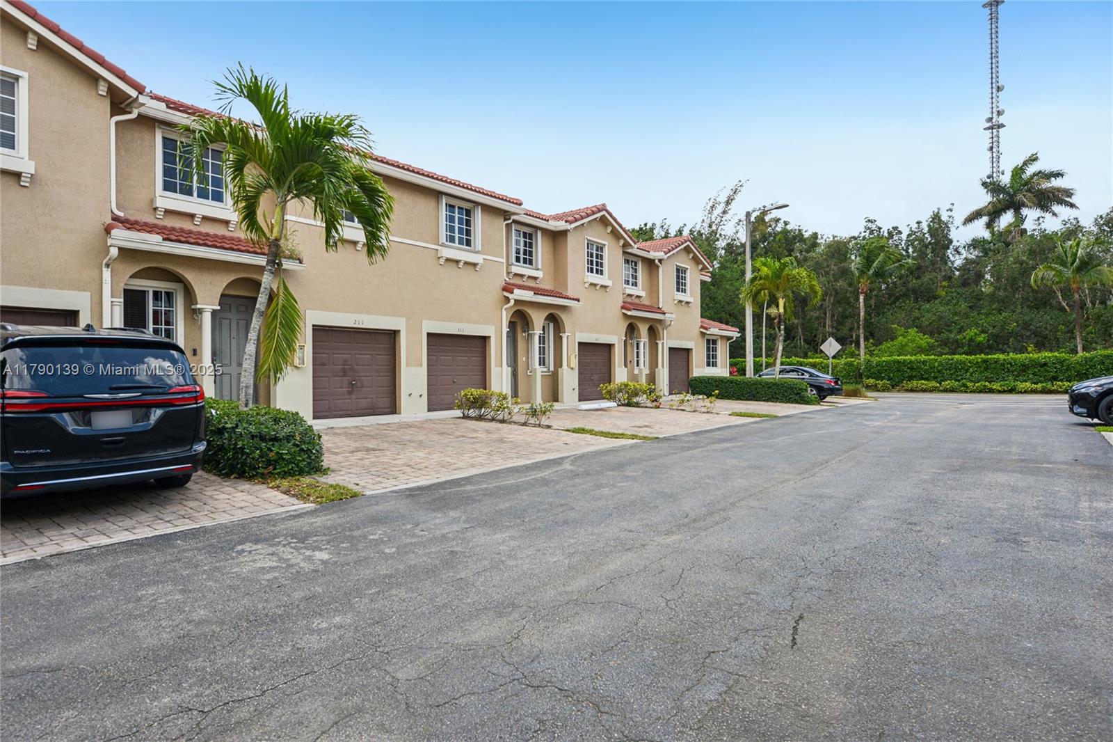 21421 NW 13th ct APT 211