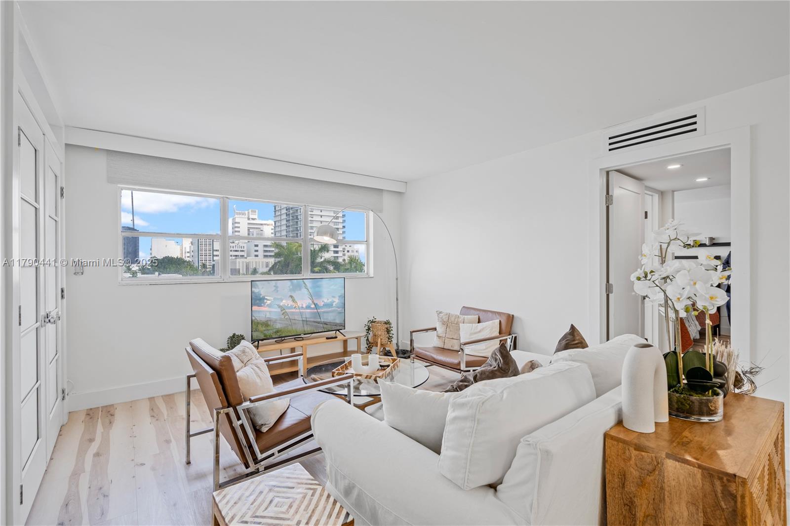 1881 Washington Ave # 6D