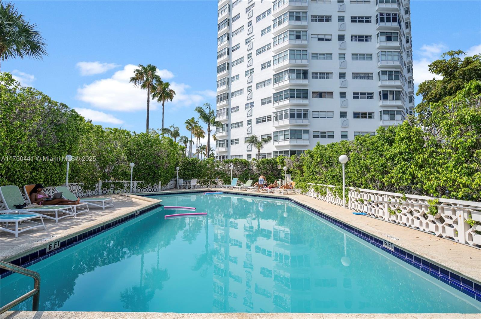 1881 Washington Ave # 6D