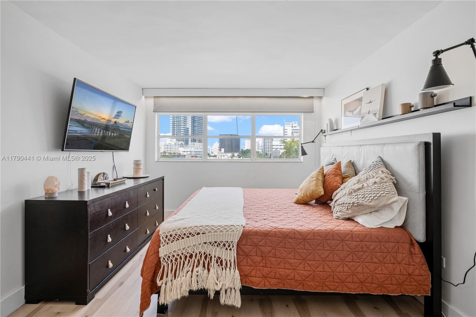 1881 Washington Ave # 6D