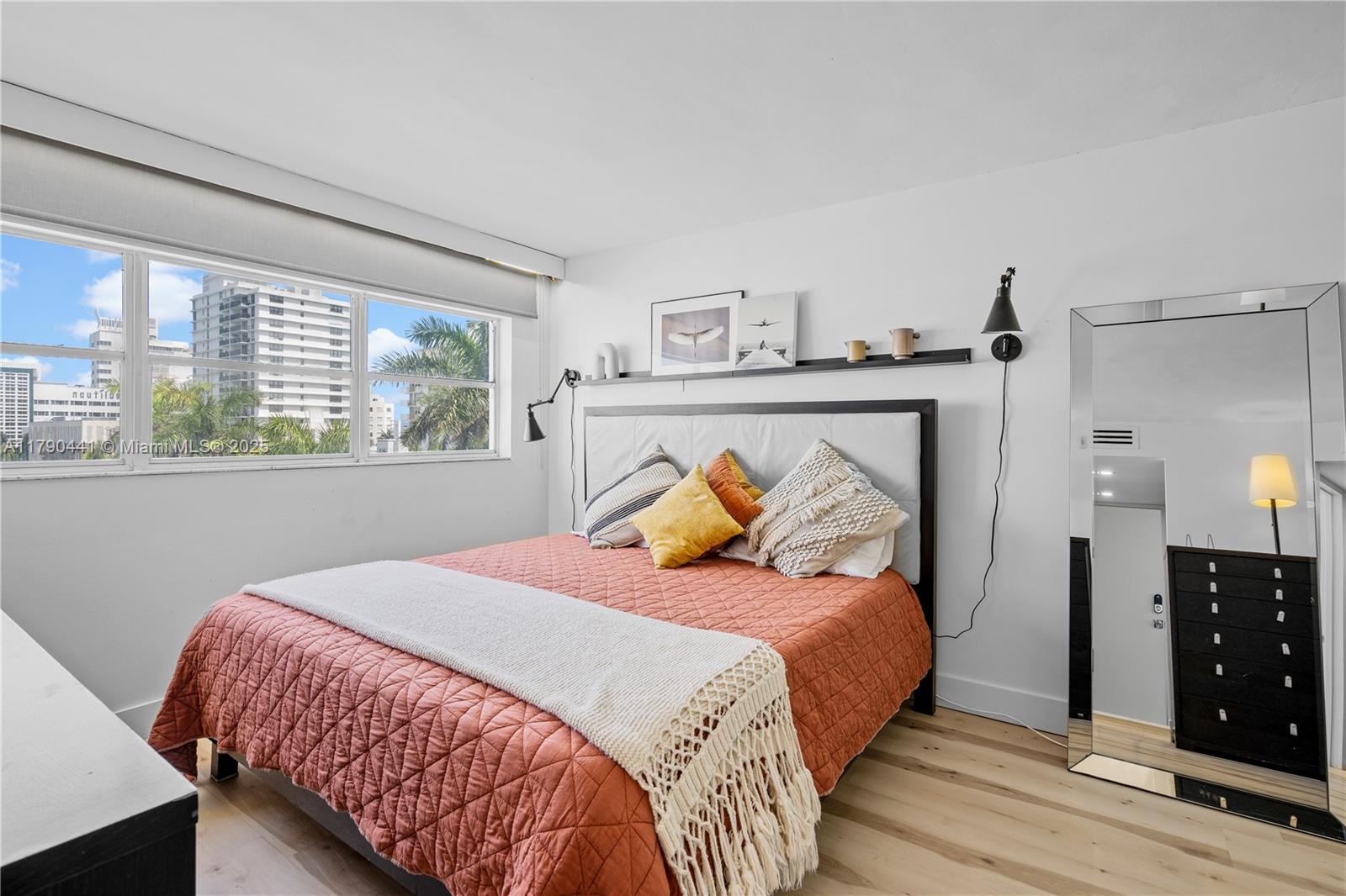 1881 Washington Ave # 6D