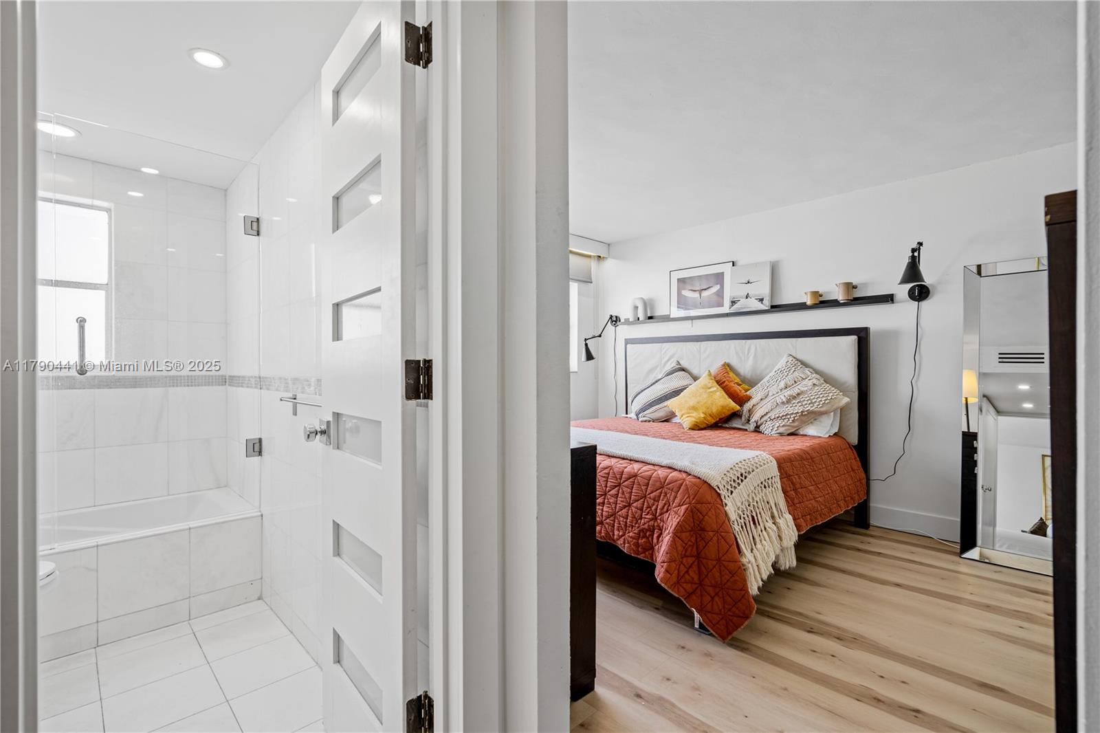 1881 Washington Ave # 6D
