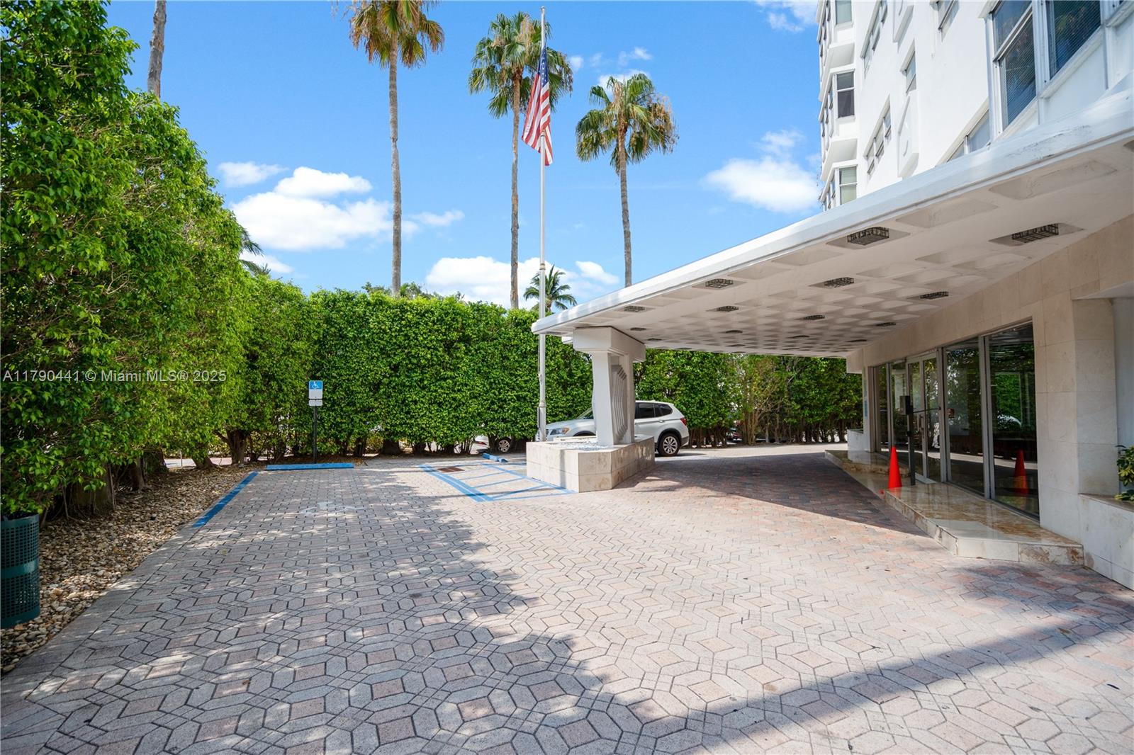 1881 Washington Ave # 6D