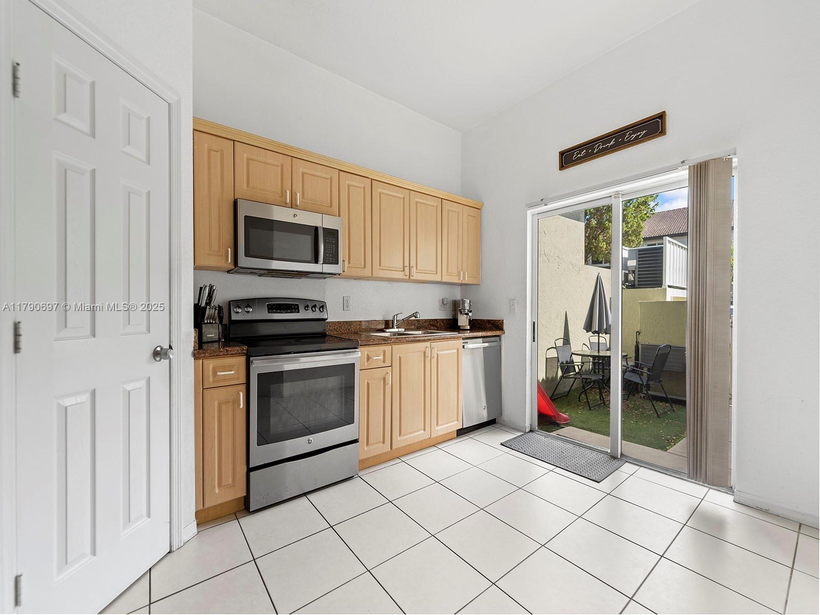 2352 SE 21st St