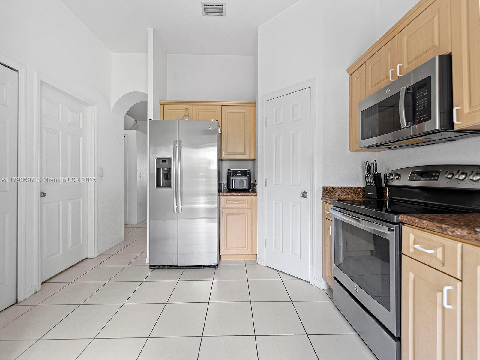 2352 SE 21st St