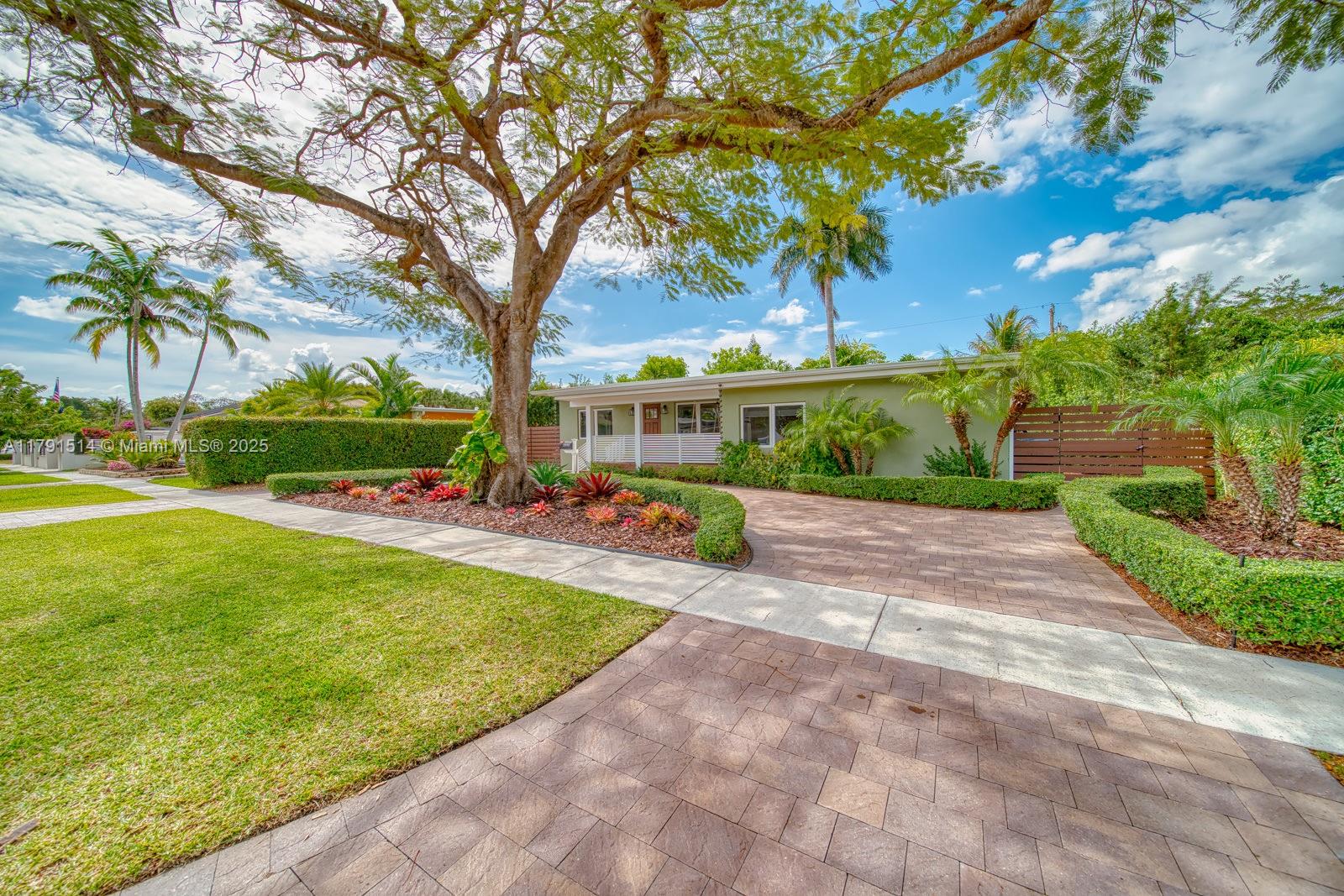 5950 SW 46th St