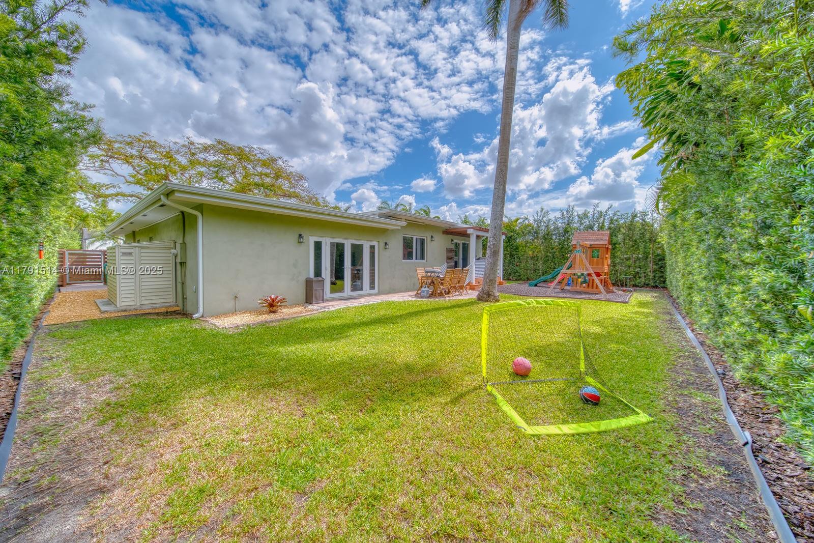 5950 SW 46th St