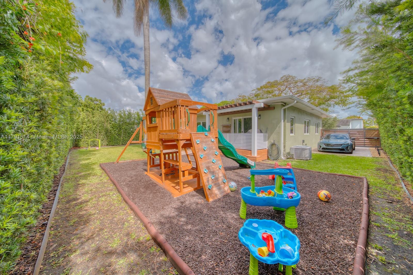 5950 SW 46th St