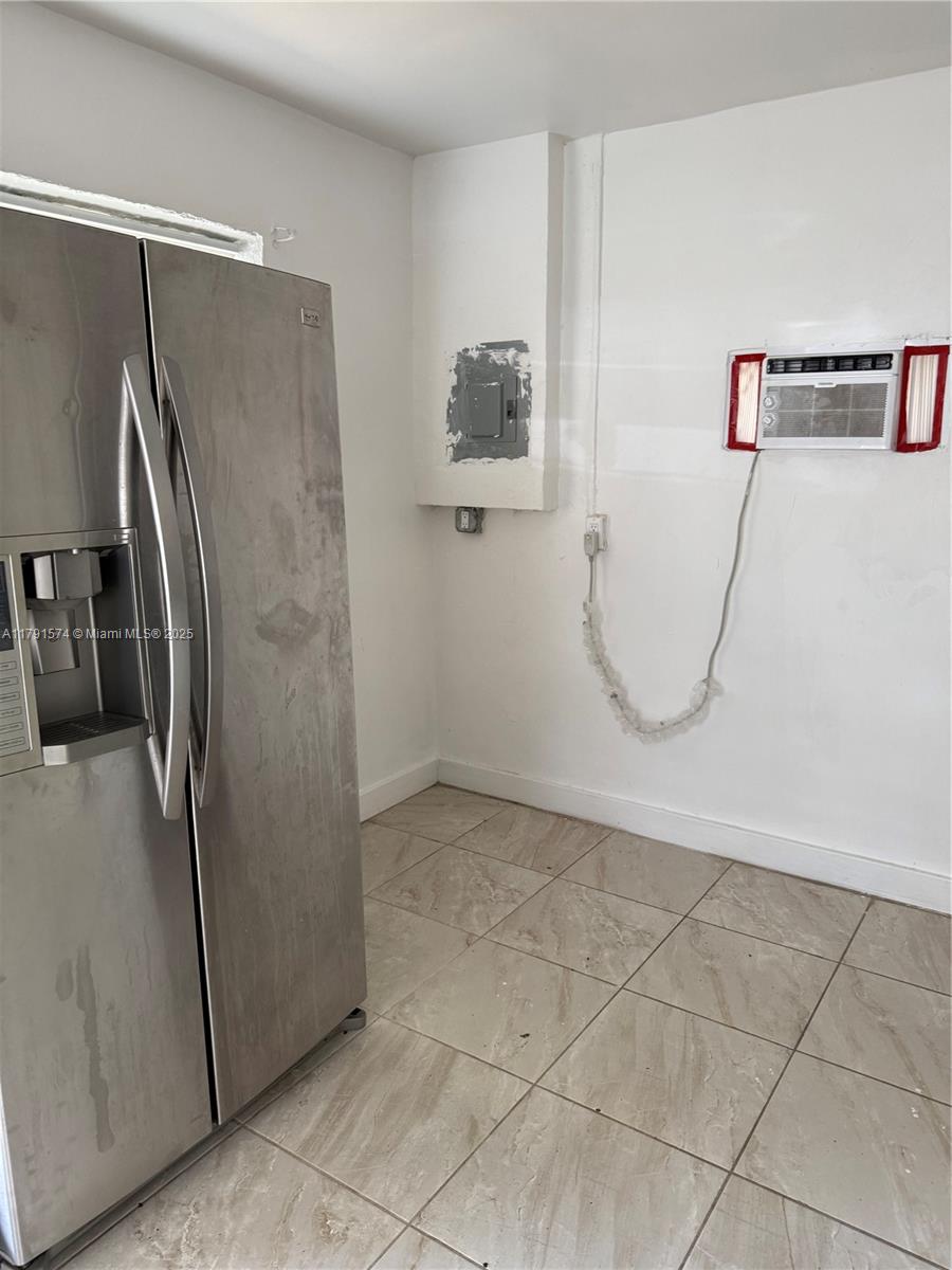 100 NW 1st Ave # 100