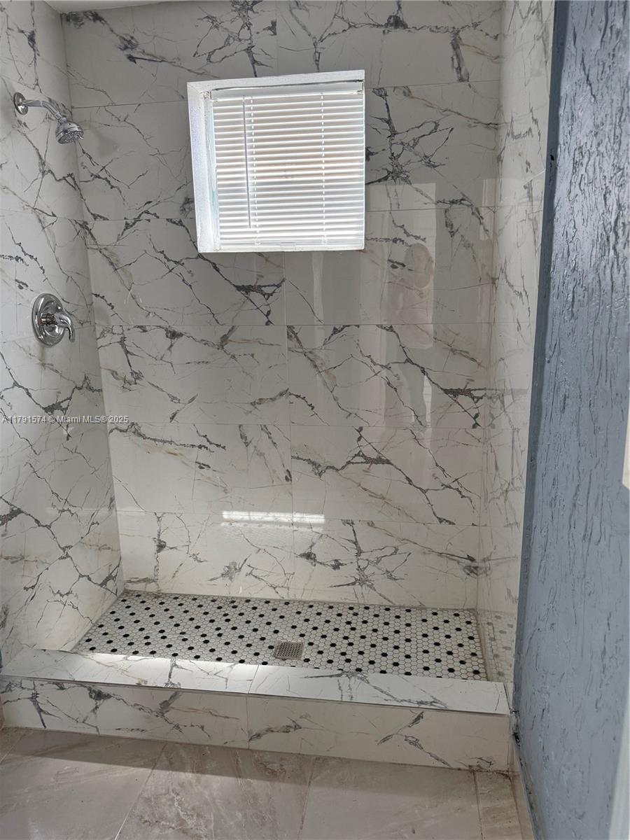 100 NW 1st Ave # 100