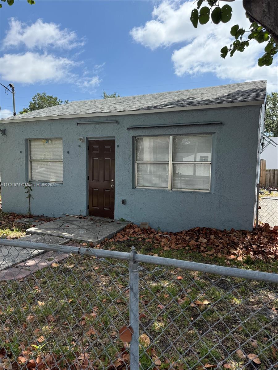 100 NW 1st Ave # 100