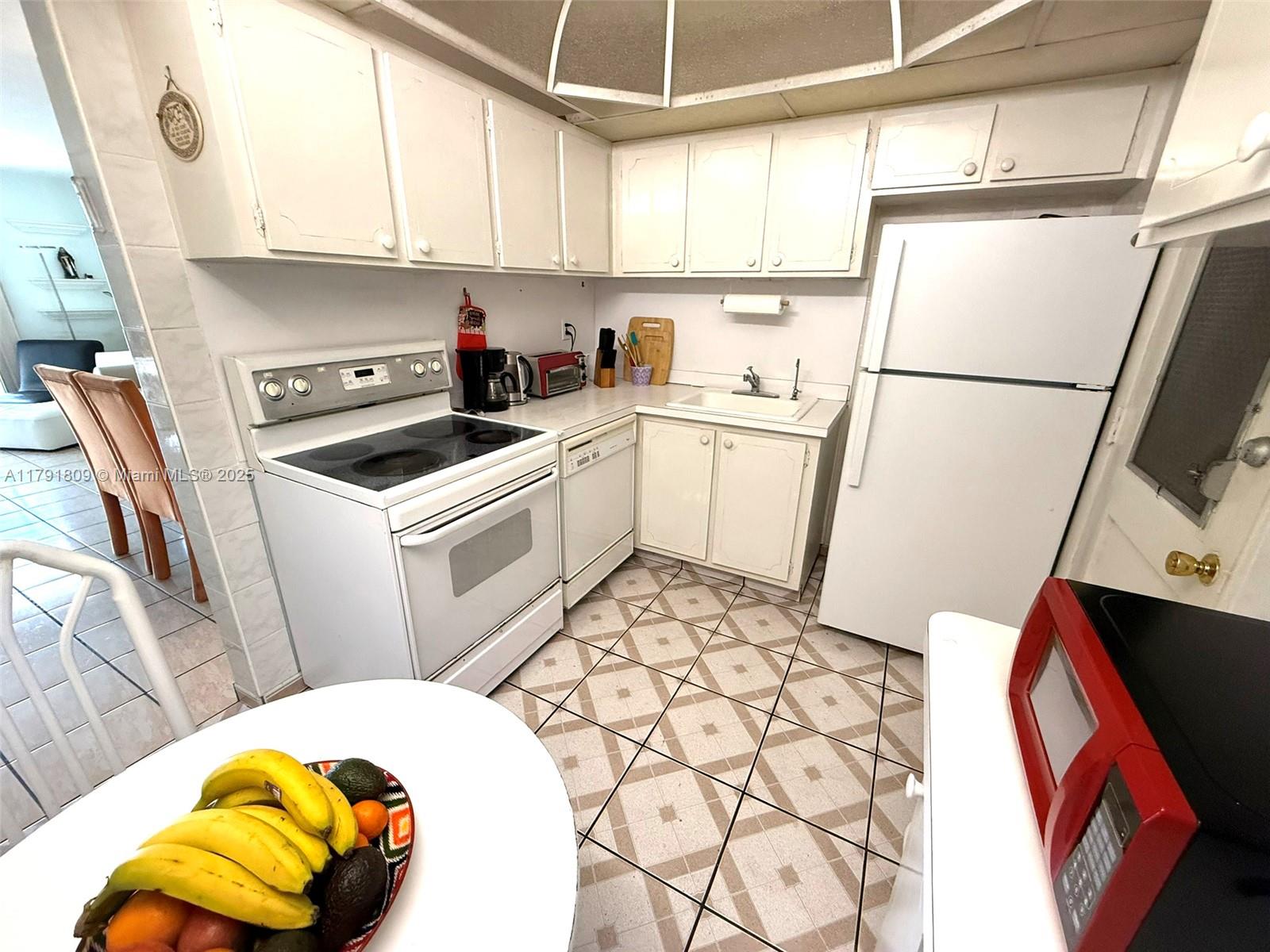 1355 NE 167th St # 302