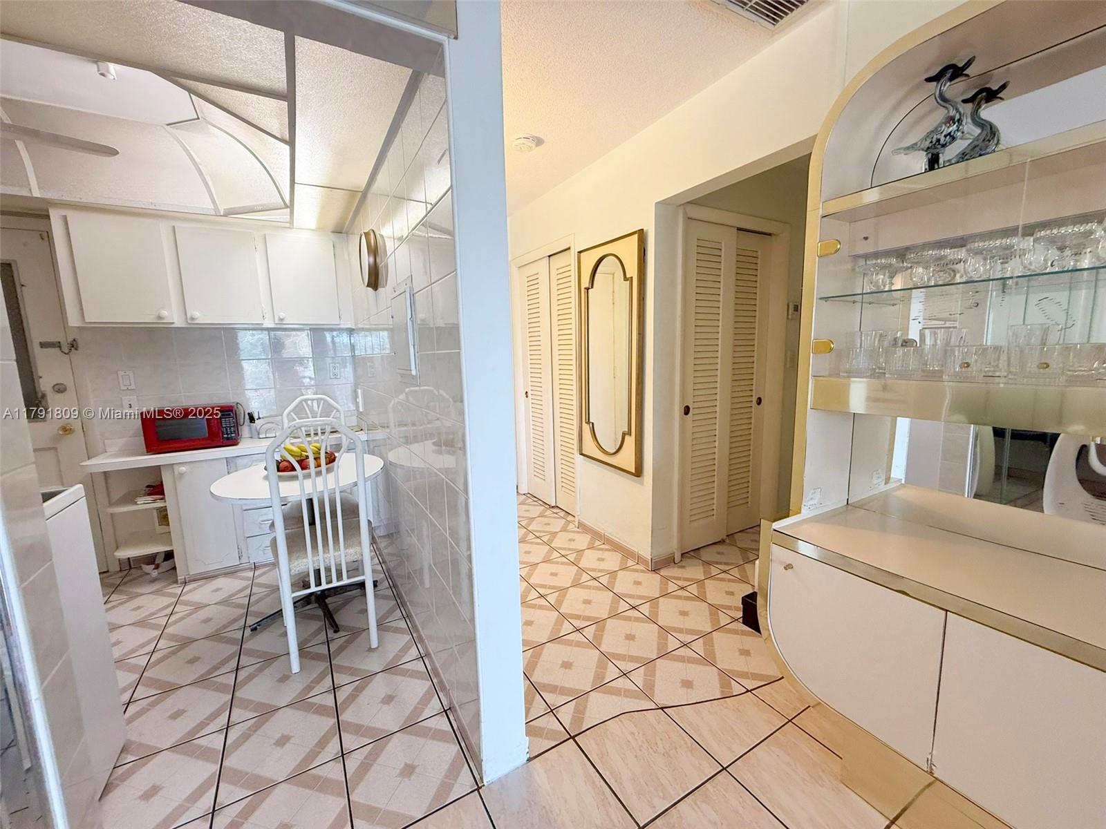 1355 NE 167th St # 302