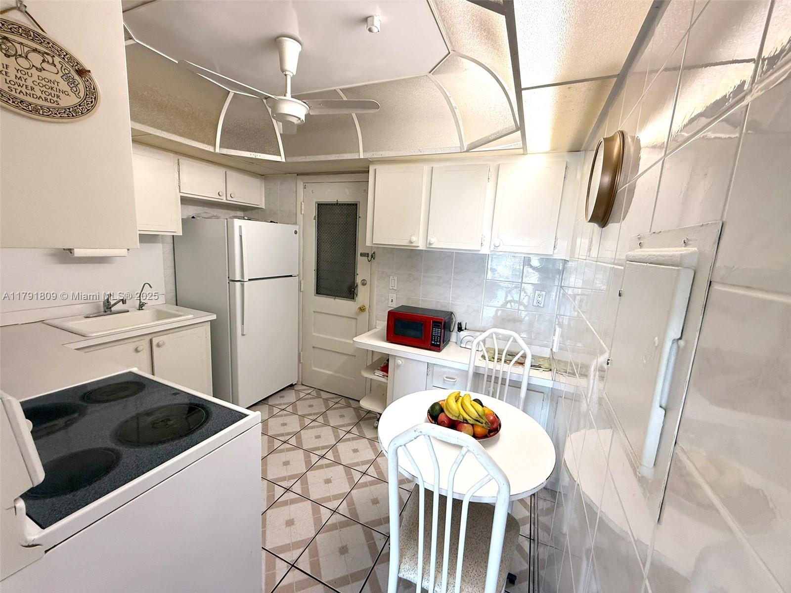 1355 NE 167th St # 302