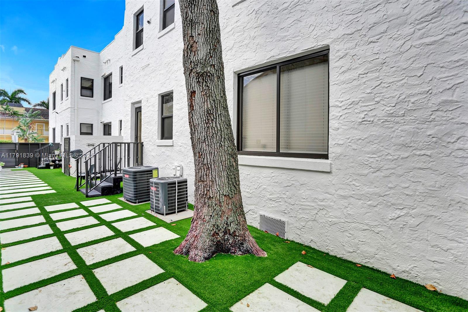 1656 Polk St # 1